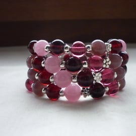 BERRY MIX AND SILVER,  MEMORY WIRE BRACELET.  1080