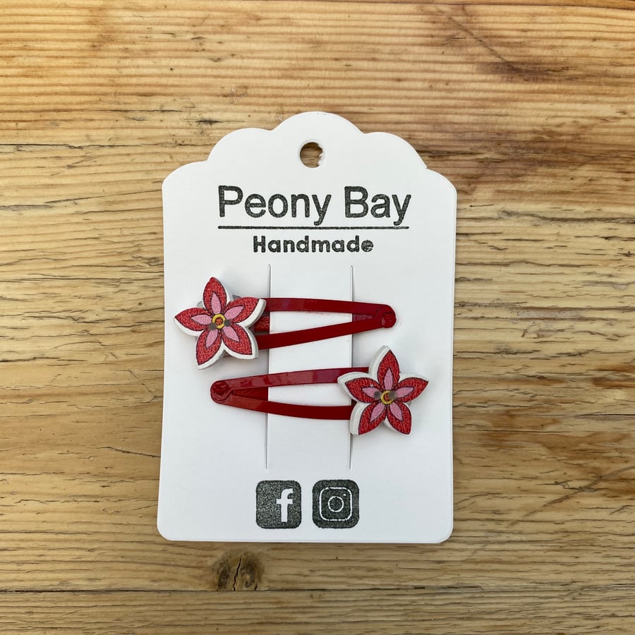 Girl’s snail hair clips in pink & green