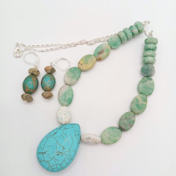 Dyed Howlite Bead and Silver Chain Necklace with Teardrop Shaped Howlite Centre