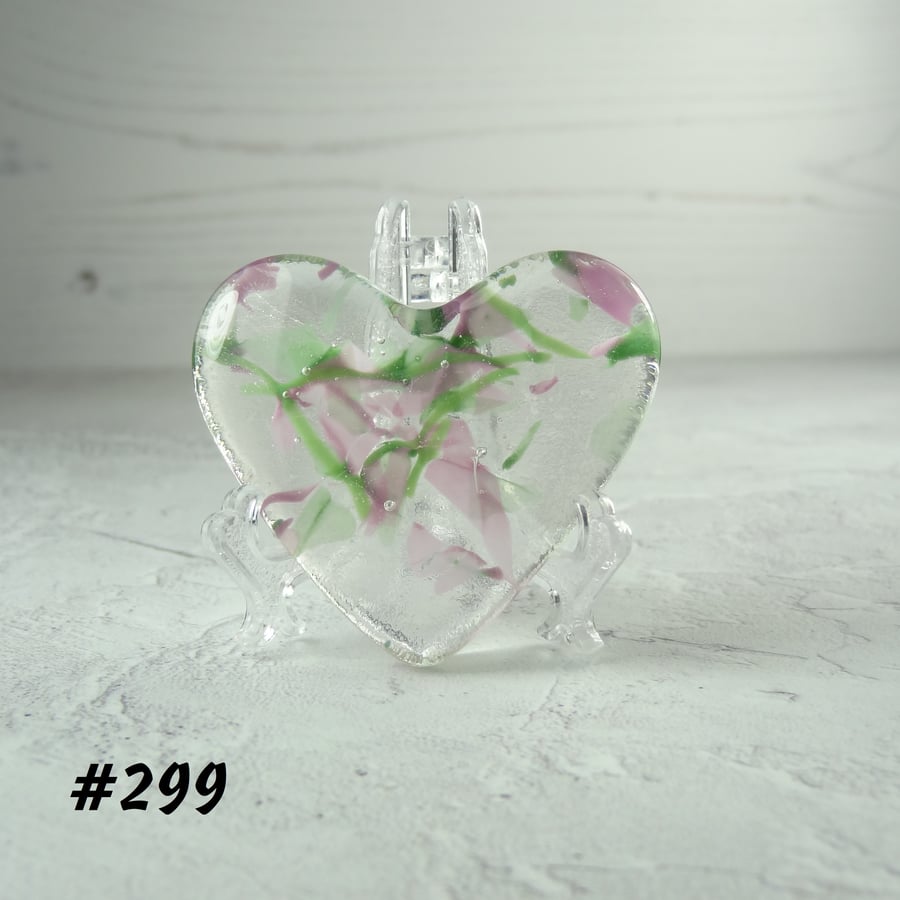 Pink and green heart fused glass pocket hug with stand 5x4.5cm (299)