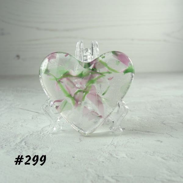 Pink and green heart fused glass pocket hug with stand 5x4.5cm (299)