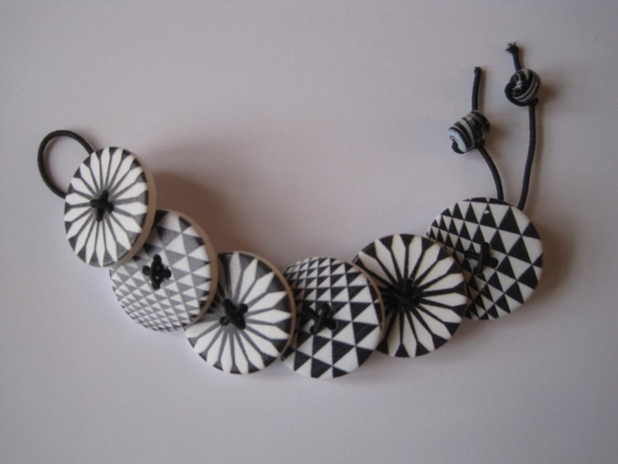 Wooden button braclet