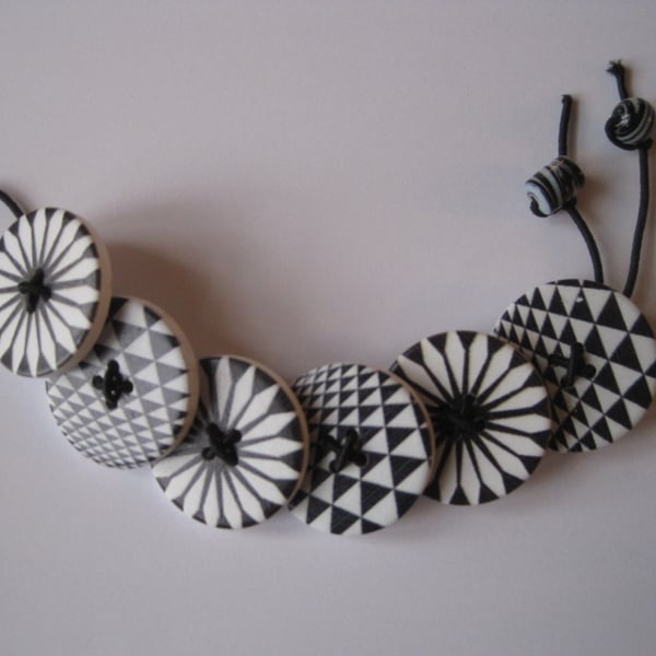 Wooden button braclet