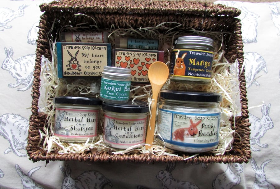 Luxurious hamper, filled with gorgeous natural products, for your Valentine