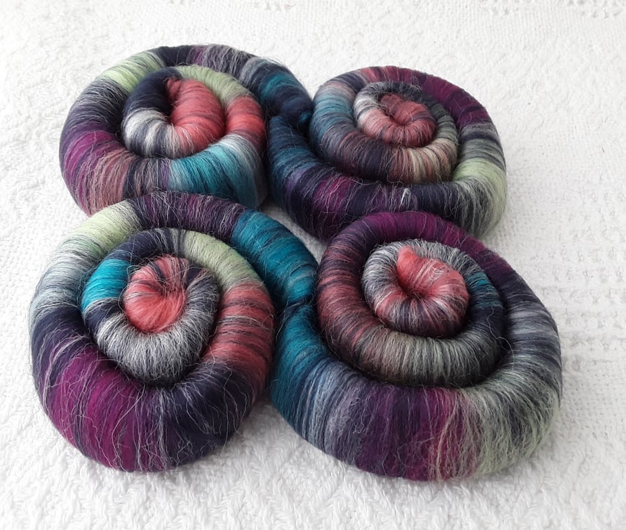 'Northern Lights' Wool Rolags, hand pulled 100 grams
