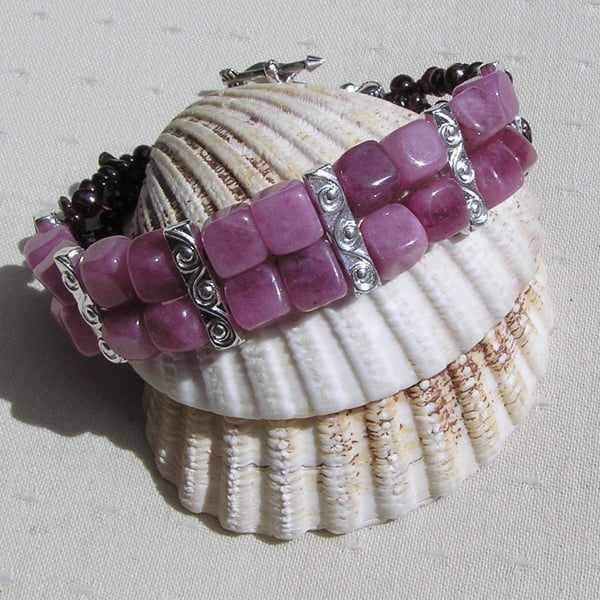 Strawberry Quartz & Deep Red Garnet Gemstone Beaded Bracelet