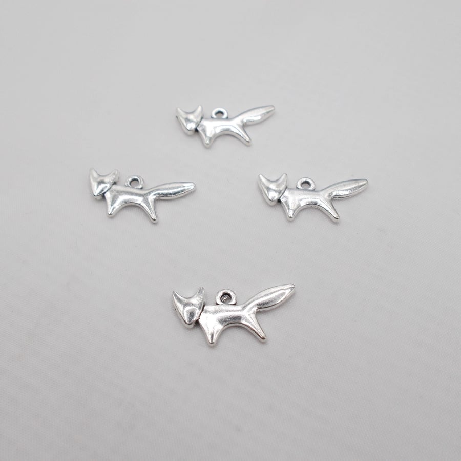 12 fox charms, 20x10mm, antique silver tone jewellery supplies, UK shop