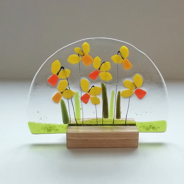 Fused Glass Daffodil Art: Floral Ornament with Ash Stand