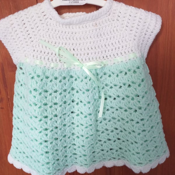 CROCHET LITTLE GIRLS DRESS SIZE 22" (ref FJC04)