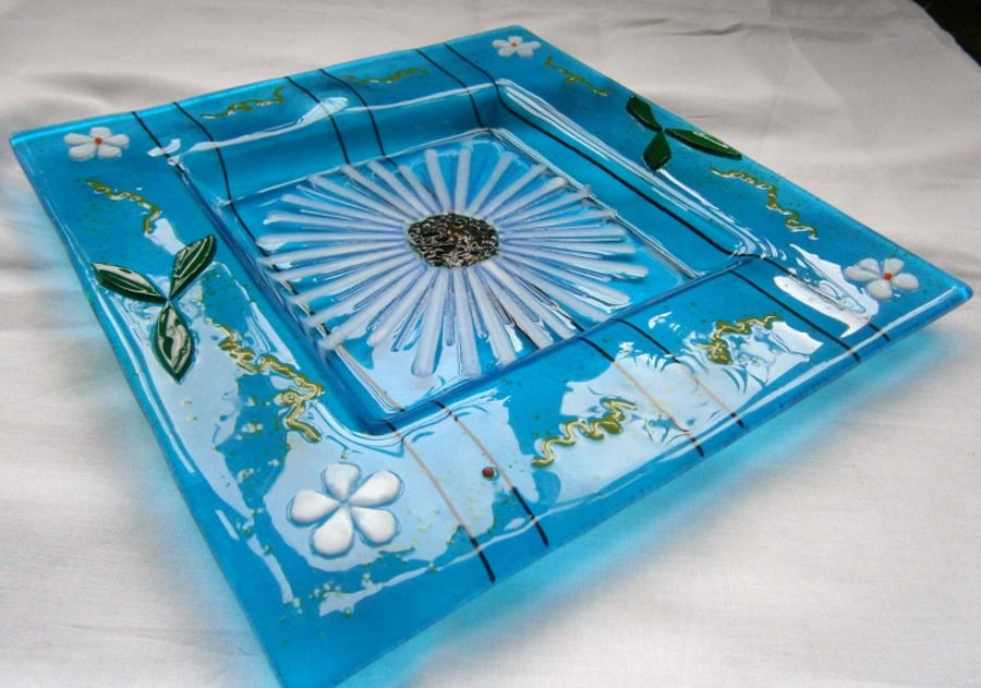 Square daisy dish