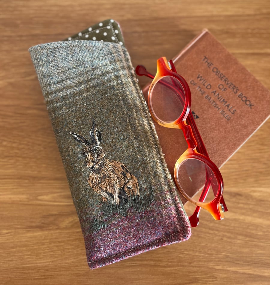 Wool glasses case with hand embroidered hare