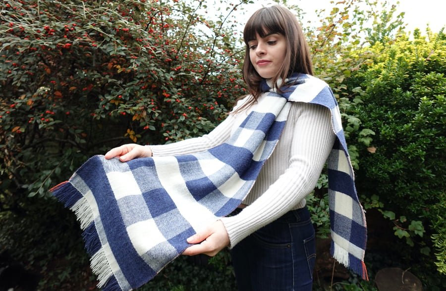 LAMBSWOOL CHECK SCARF BLUE & WHITE No.2