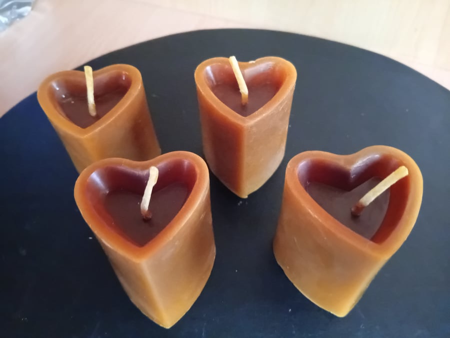 Sandalwood beeswax 4 pack loveheart handmade candles,.