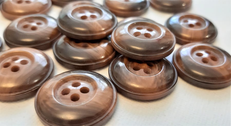 10 brown chunky buttons 23mm