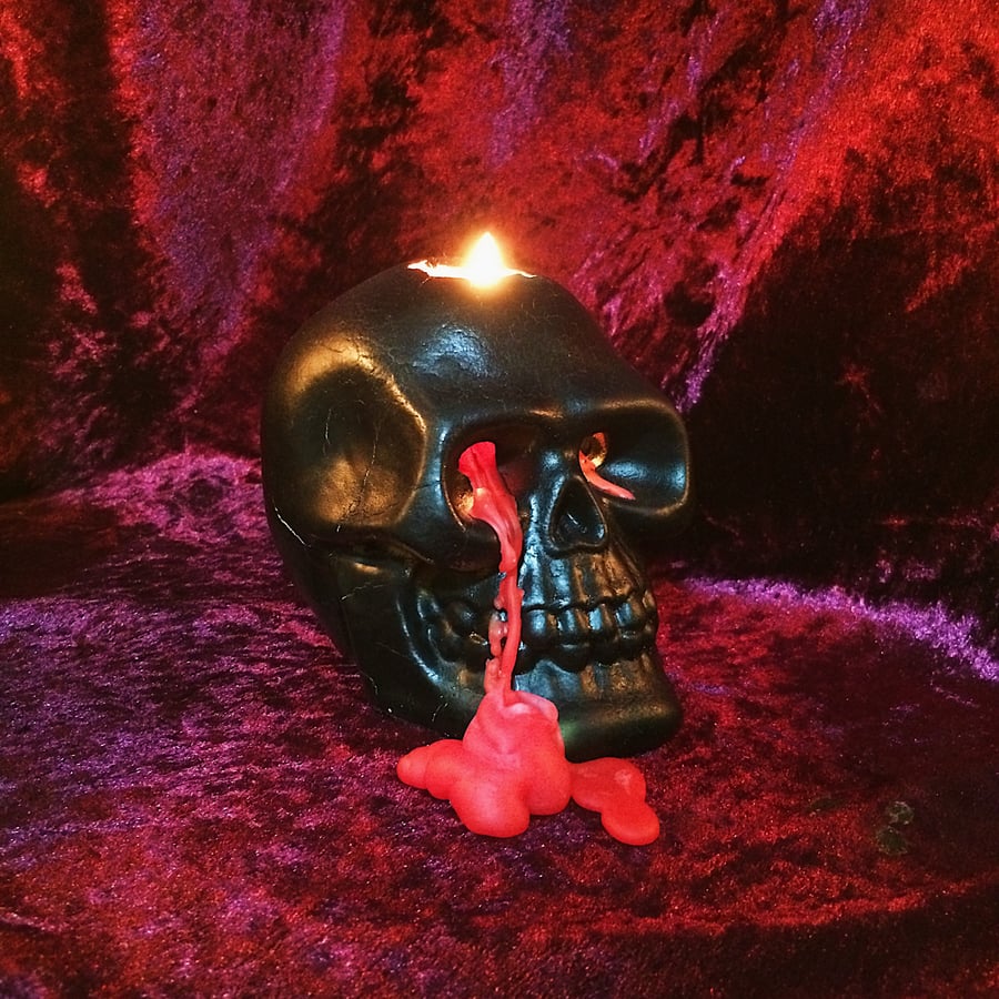 Bleeding Black Gothic Skull Candle 