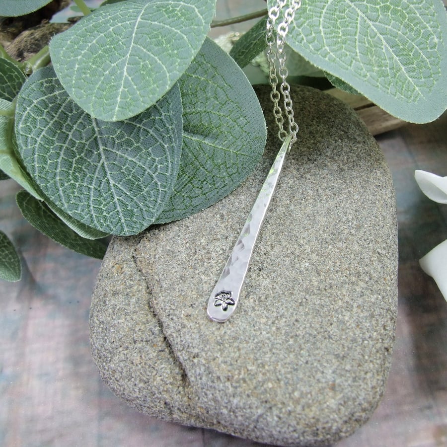 Silver Teardrop Bar Pendant with Daffodil Decoration