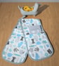 Kitchen Essentials Oven Gloves - Image 1