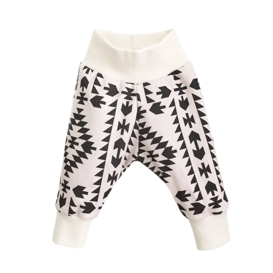 baby trousers, Organic cuff pants in GEOMETRICS ARROWS print, relaxed trousers