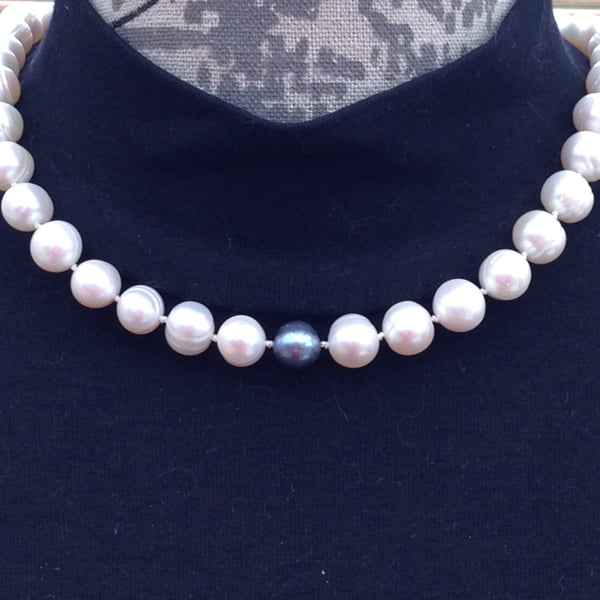 Pearl Necklace, Classic  Knotted Pearl Necklace