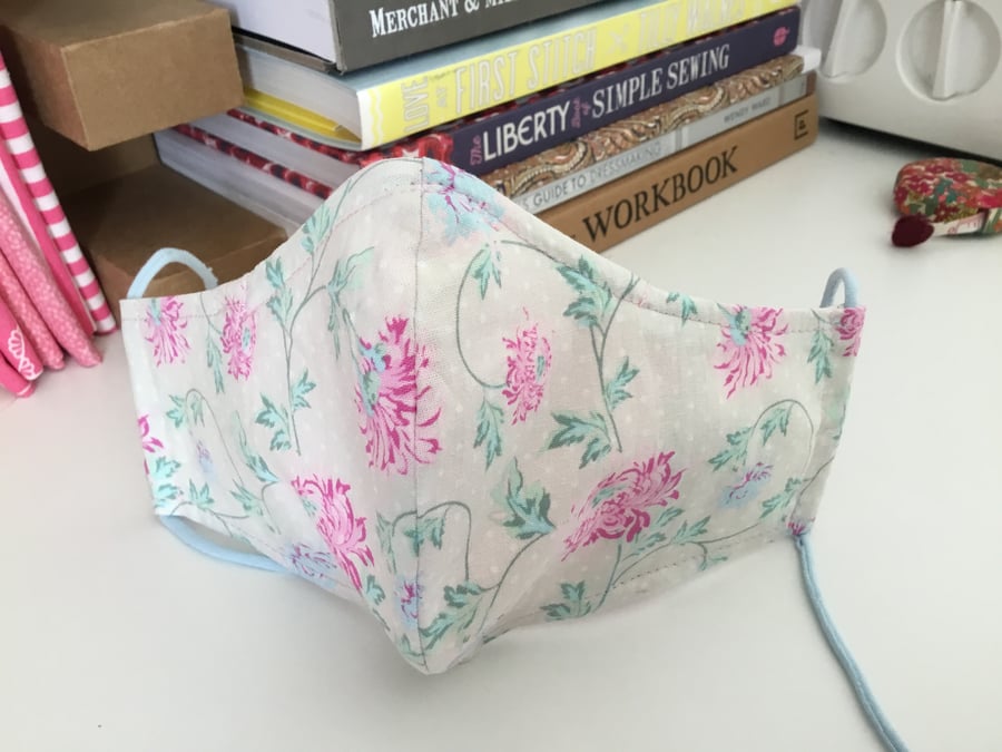 Fabric Face Covering with Nose Wire and Filter