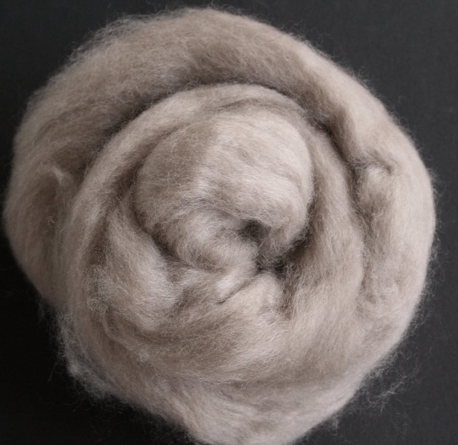 PURE CASHMERE FIBRE TOP – BROWN