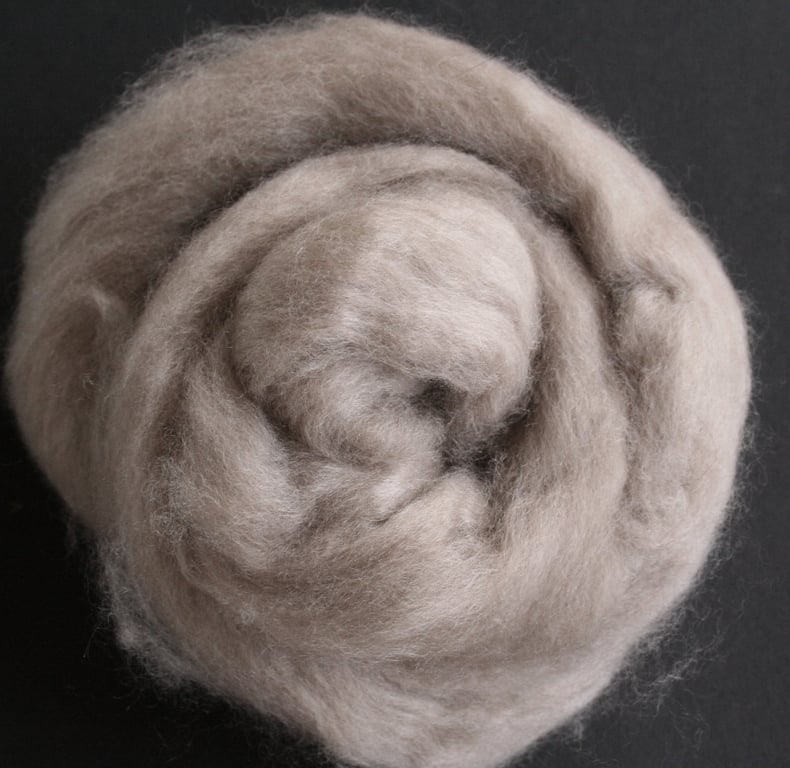 PURE CASHMERE FIBRE TOP – BROWN