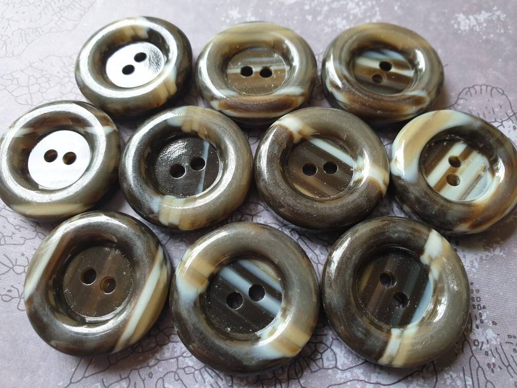 28mm 44L VINTAGE HUMBUG Buttons SUPER QUALITY...