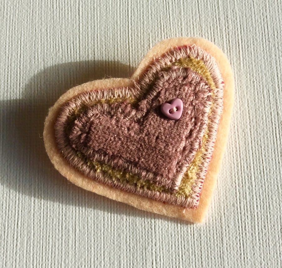 Heart  brooch, shades of pink and apricot, felt and velvet 