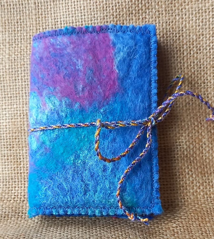Handmade Felt Needle Case – Handmade Needle Book for Sewing Needles & Pins 