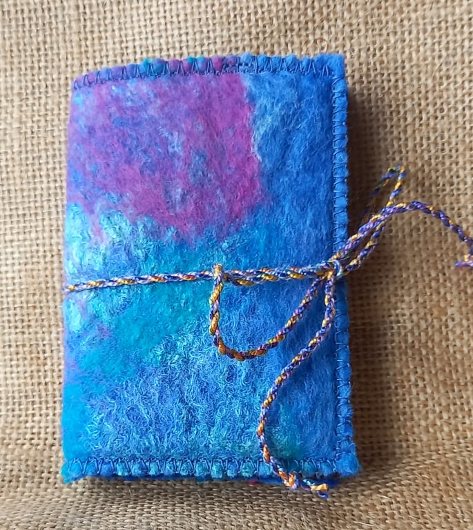 Handmade Felt Needle Case – Handmade Needle Book for Sewing Needles & Pins 