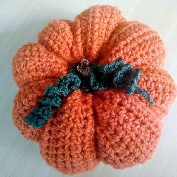 Crochet Squishy Pumpkin 