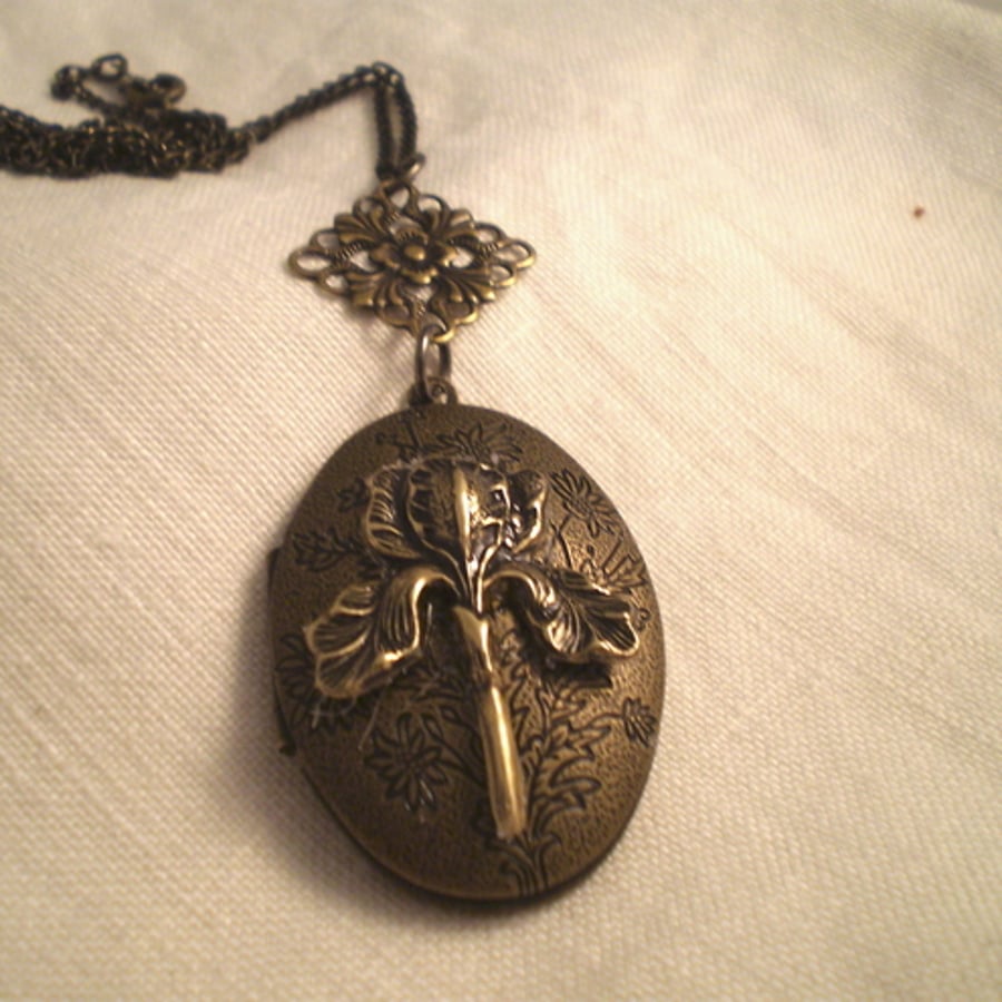 Art Deco Style Lotus Locket