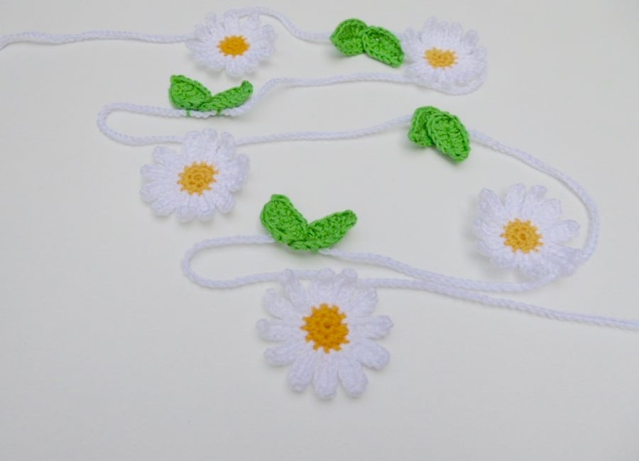 daisy bunting, crochet flower garland, crochet daisy bunting