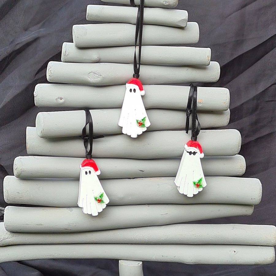 Festive Spirits - Holly Trio - Hanging Decorations 