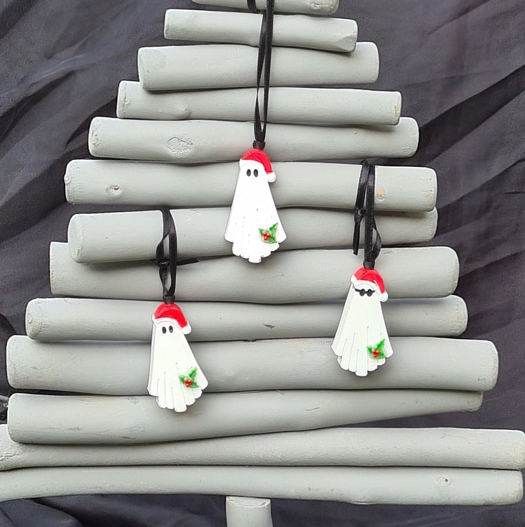 Festive Spirits - Holly Trio - Hanging Decorations 