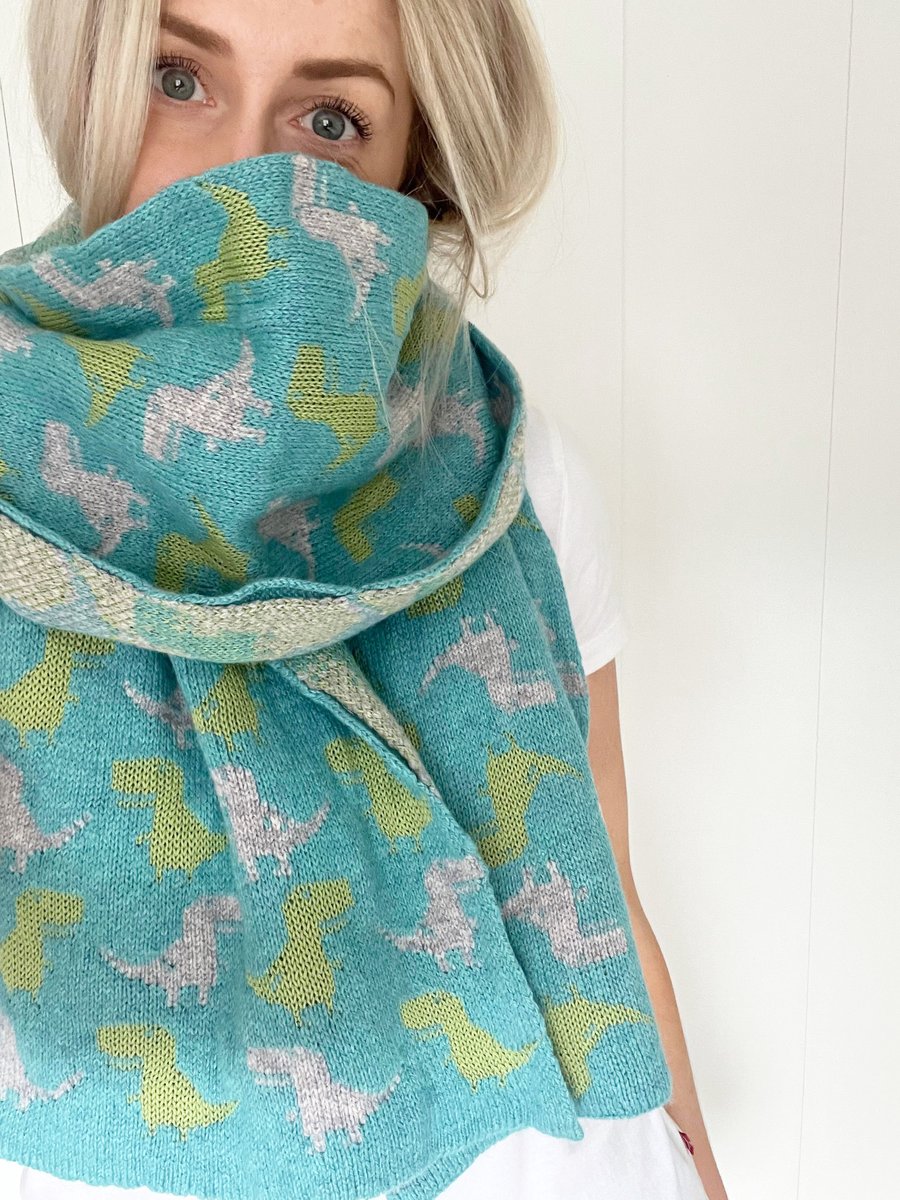 Dino scarf