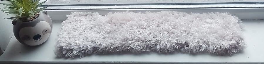 Fluffy Knit Windowsill Cat Mat