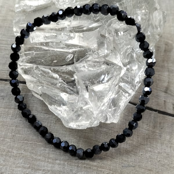 HB2  Halloween gothic black beaded elasticated bracelet