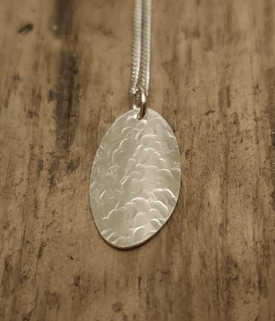 Oval Patterned Necklace