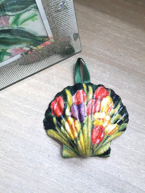 Tulips handpainted king scallop shell wall art