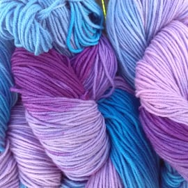 200g Hand-dyed MERINO SUPERFINE DK blue purple lilac