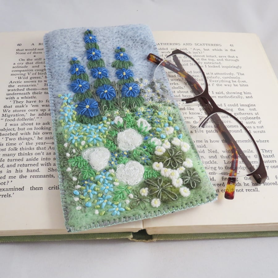 Rose garden embroidered and felted spectacles case