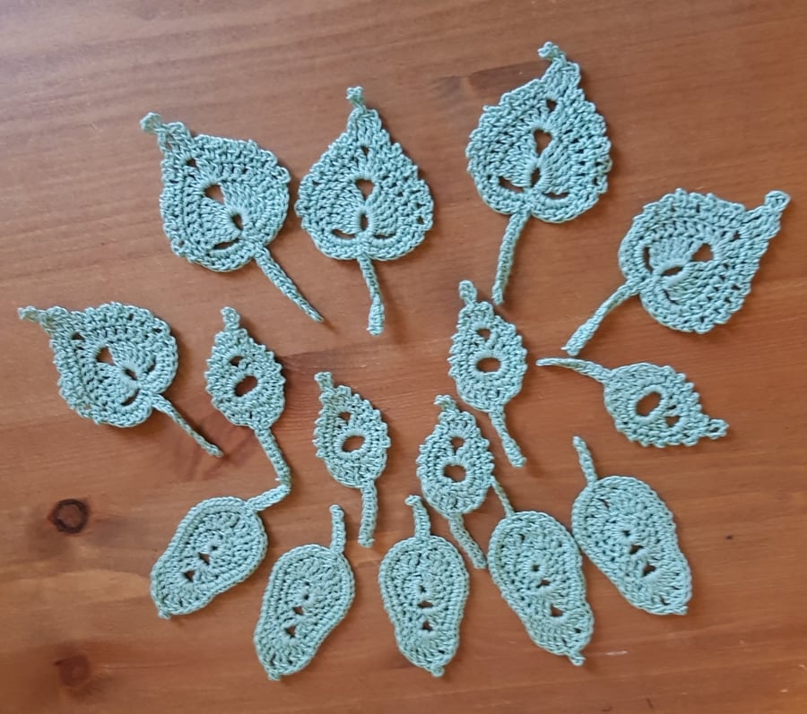 PACK of 15 PALER GREEN LEAVES for CARDS, CLOTHES, SCRAPBOOKS - 3 designs x 5