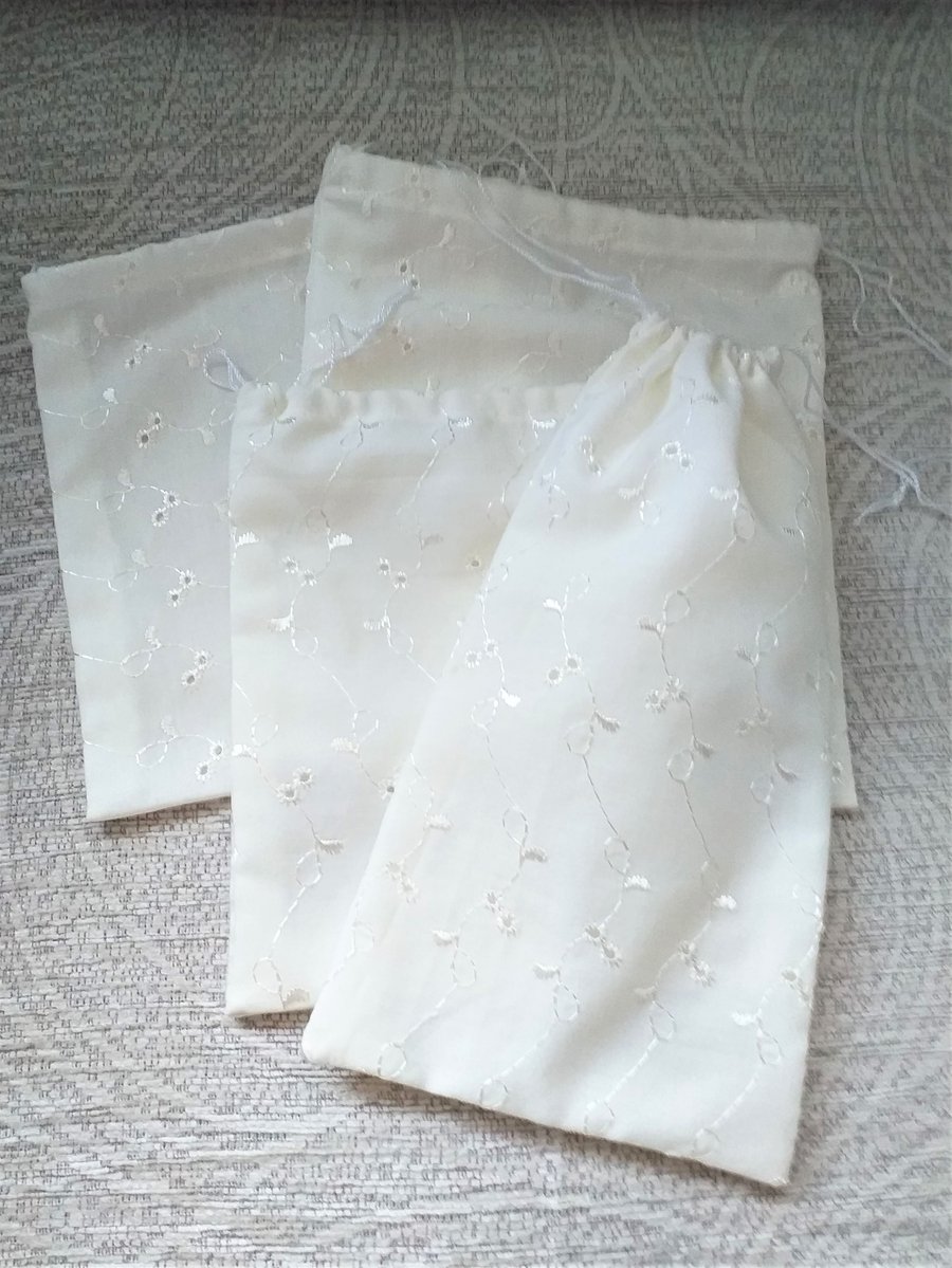 Pack of Four Broderie Anglaise Drawstring Gift Bags