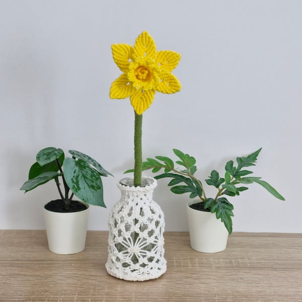 Macrame daffodil, spring flower, Mothers Day gift, single stem daffodil