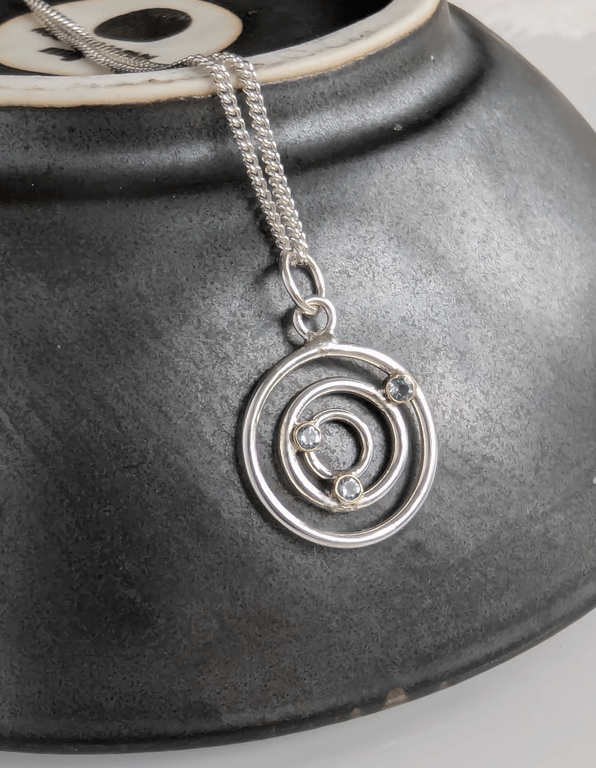 STERLING SILVER & 9 carat Gold Concentric Circle pendant