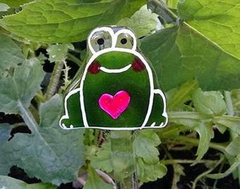 Fused Glass Frog Garden Stake,  Garden Decorations, Garden Ornament, plants pot 