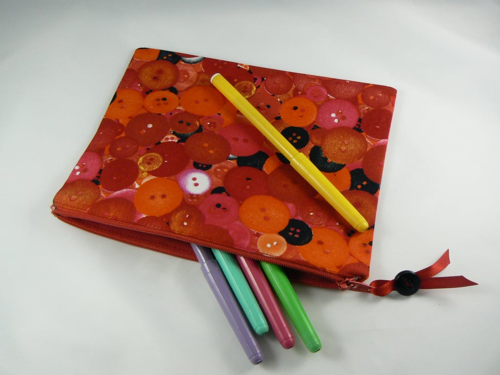 Pencil case ( buttons print)