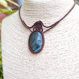 Labradorite Macrame Pendant Necklace, Hand woven Macrame jewellery 