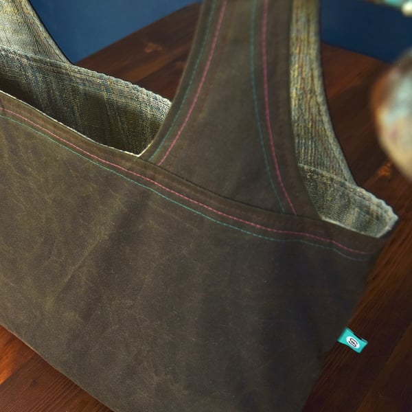 shopping bag – waxed cotton with pale blue interior